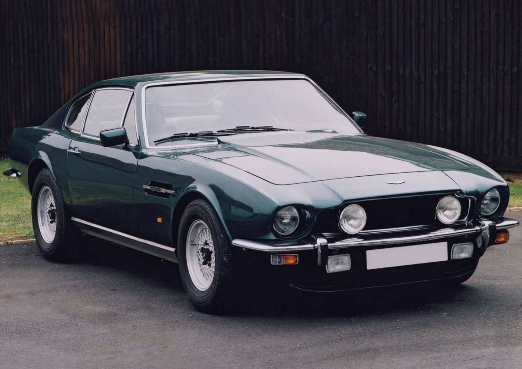 Aston_Martin-V8_Vantage-1977 Front View