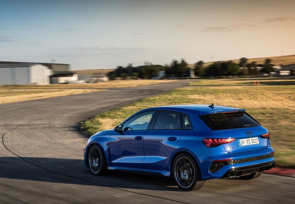 Audi-RS3_Sportback_performance-2023