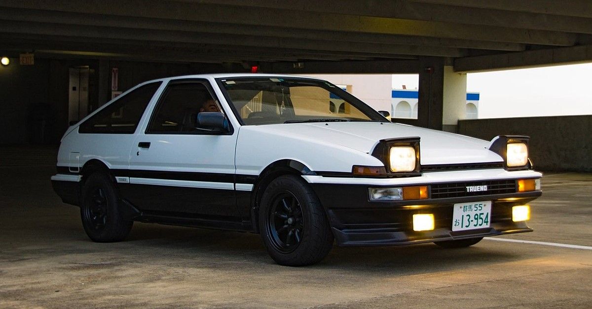 The Toyota Corolla AE86 gets in the garage. 