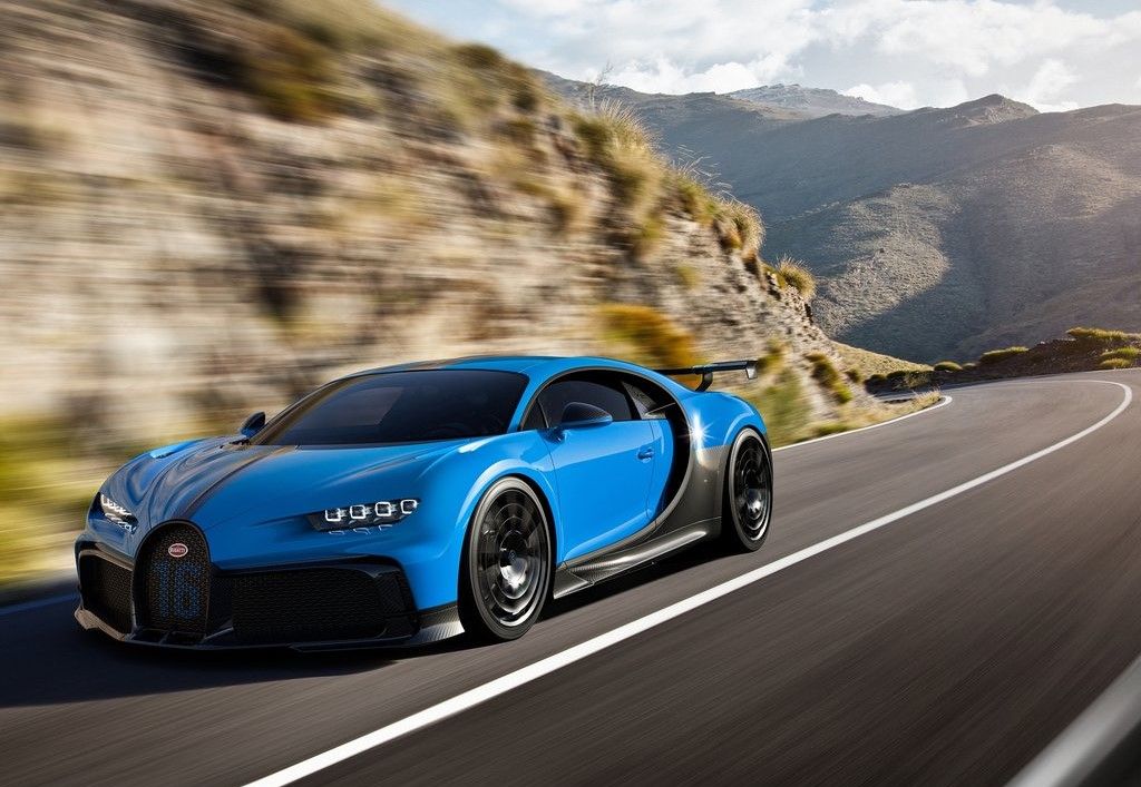 Bugatti-Chiron_Pur_Sport-Canyon