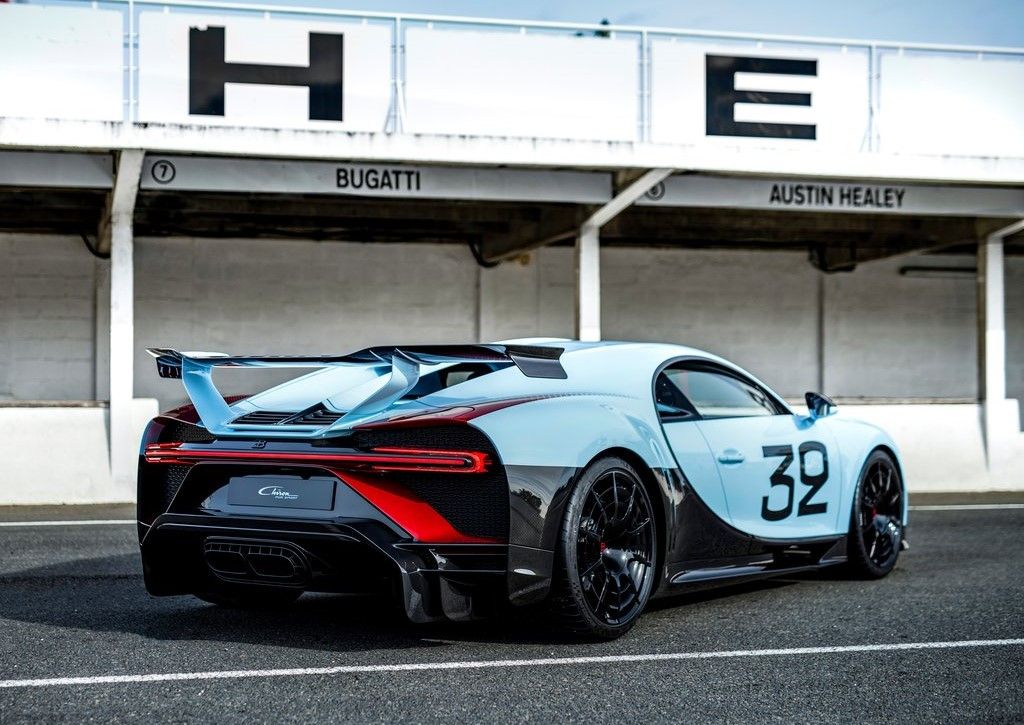 Bugatti-Chiron_Pur_Sport_Grand_Prix_Edition
