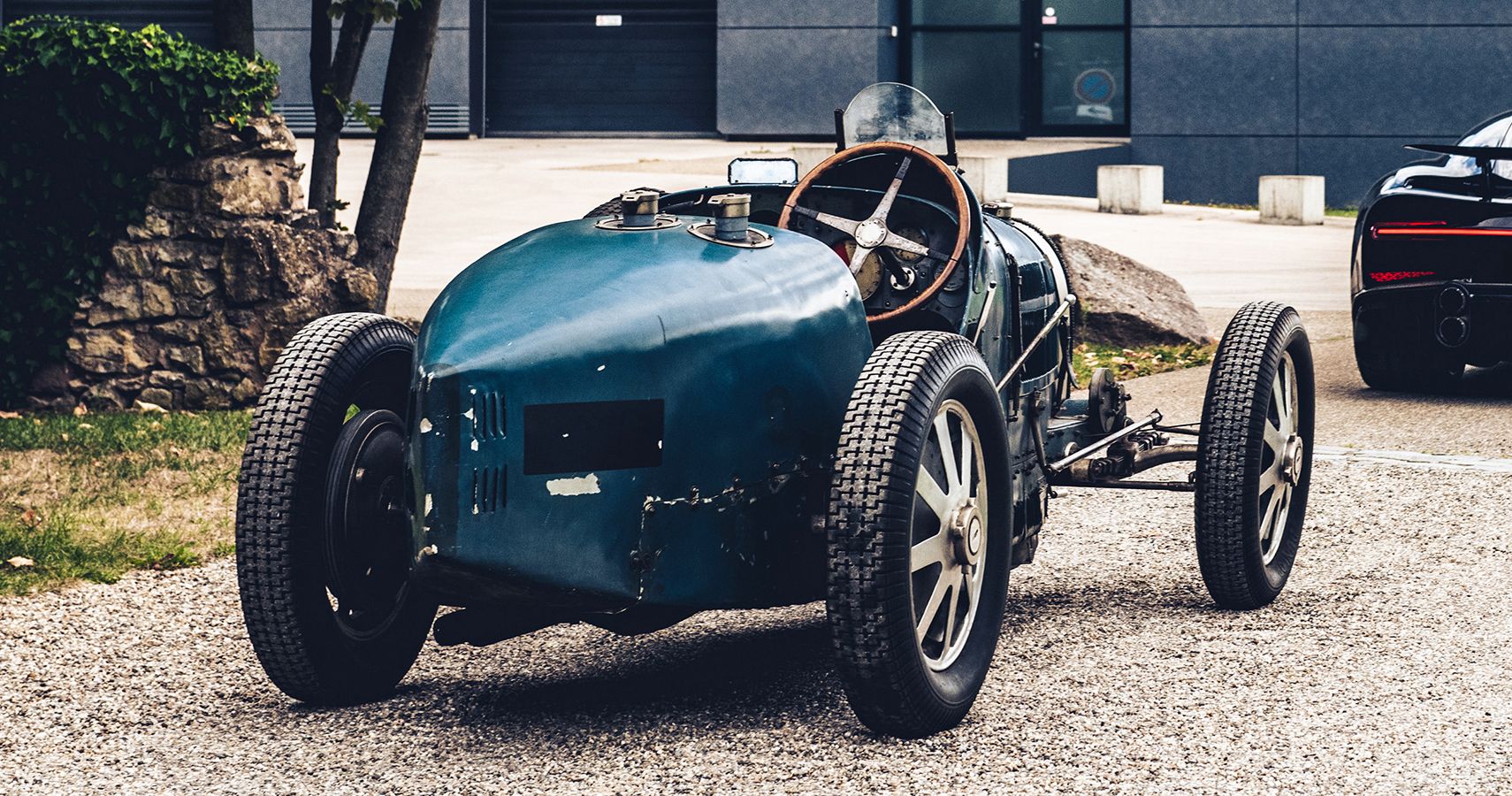 Bugatti Type 51 rear view with Chiron