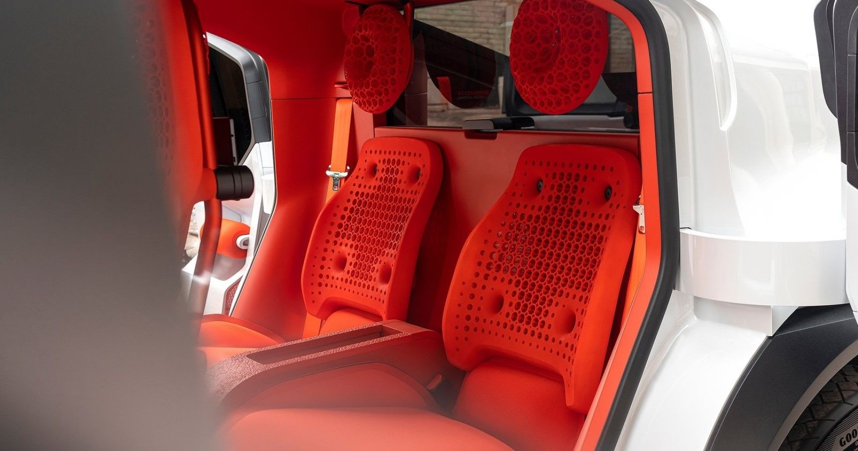 Citroën Oli Concept second row seats close-up view