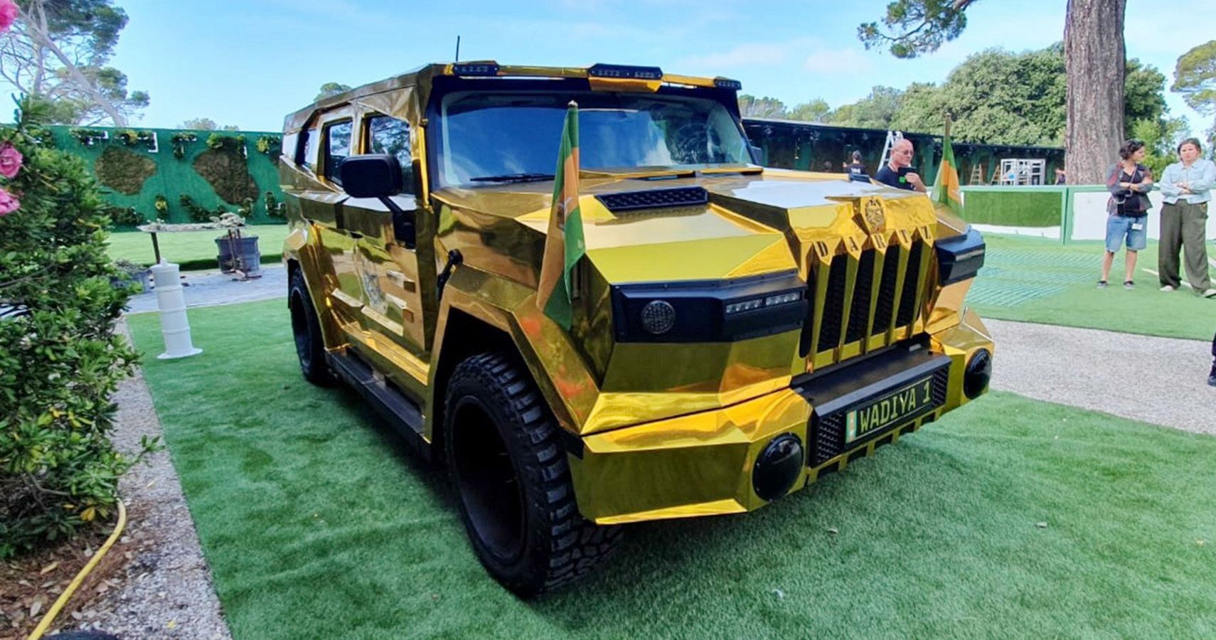 This Is The Pinnacle Of Gold Standard For Outlandish SUVs By Dartz