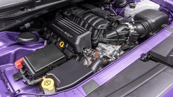 Dodge Challenger Scat Pack Engine