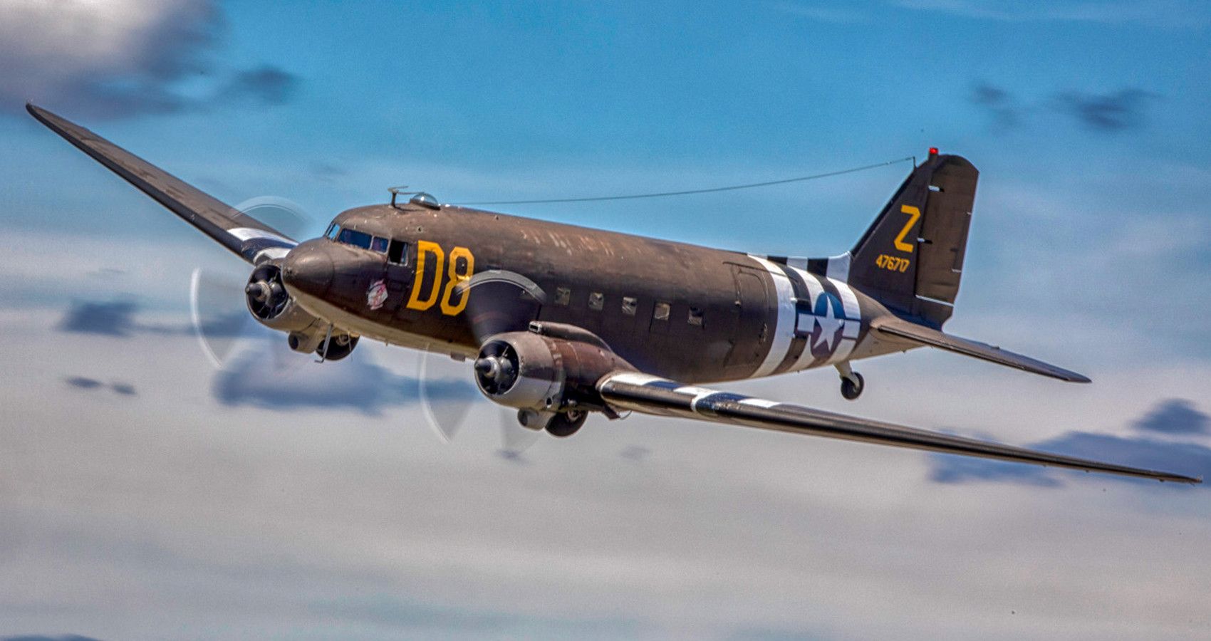 Douglas C-47 Skytrain - Front