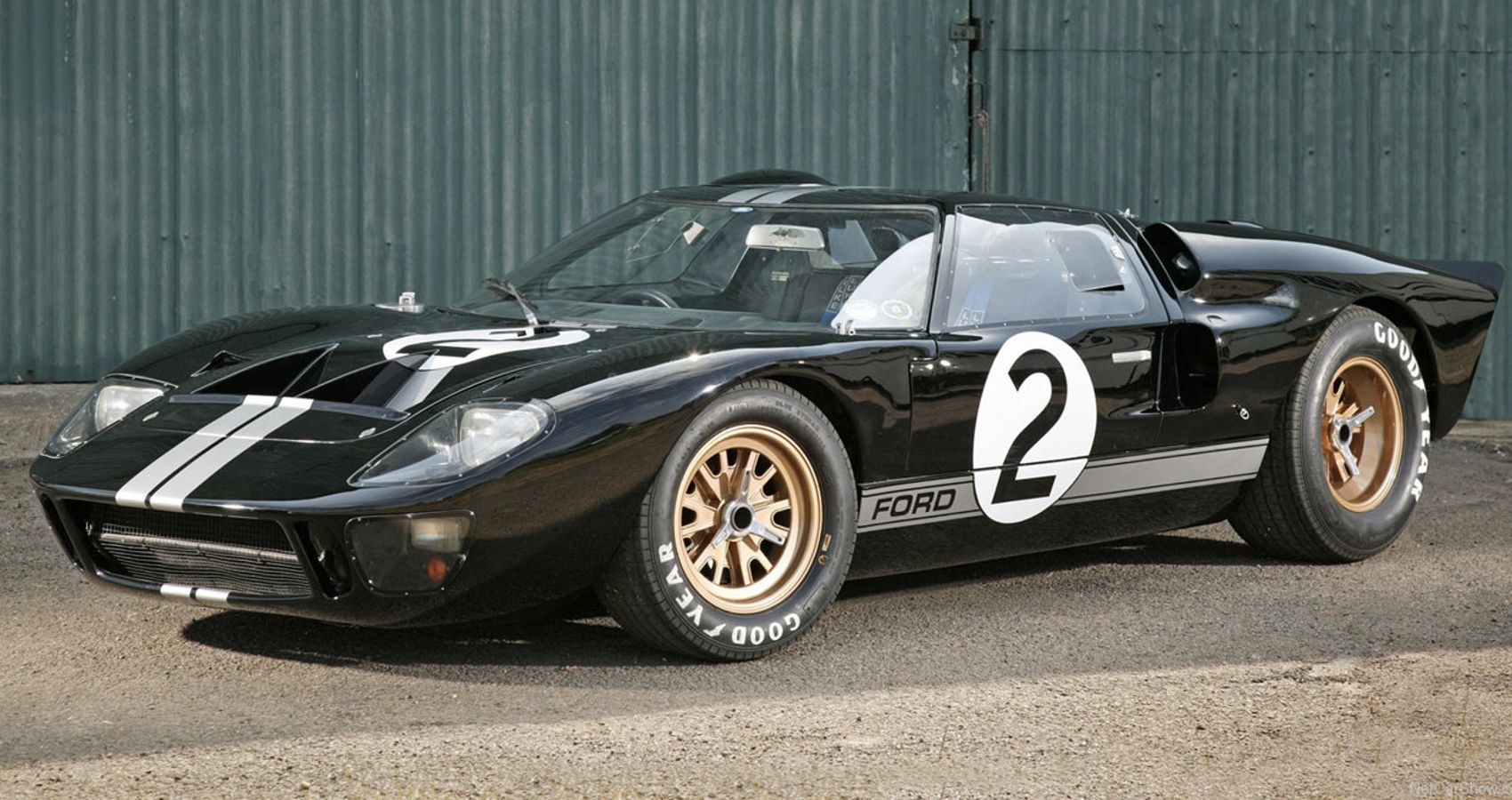 Ford GT40 side view