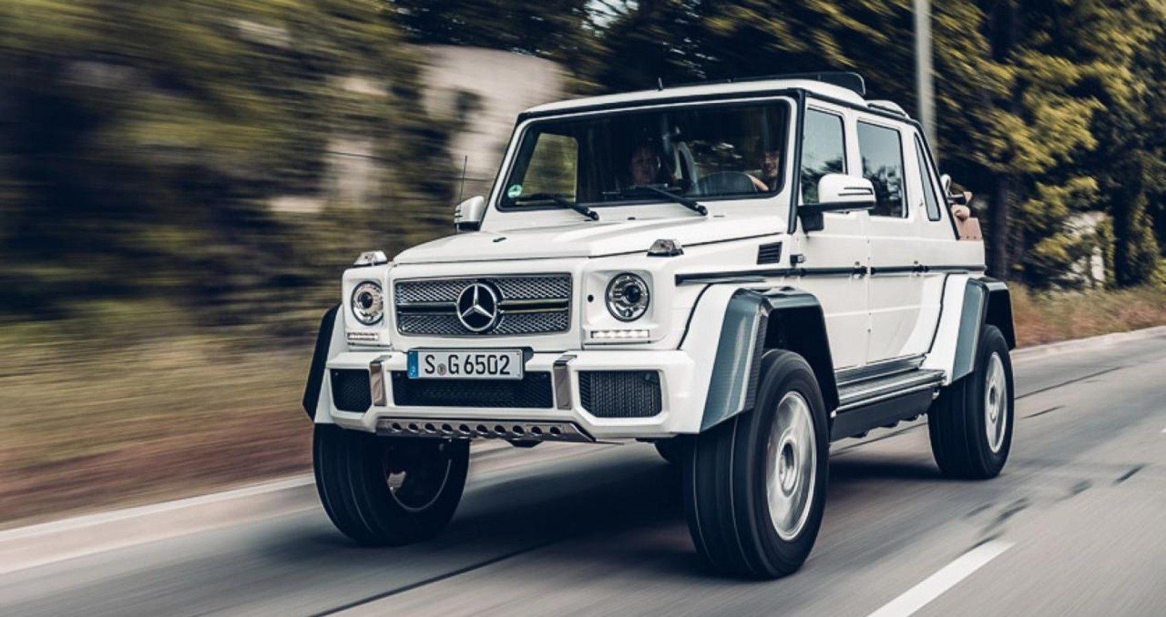 10 Ridiculous Facts You Didn't Know About The Mercedes-Maybach G 650 Landaulet (SNIPING)