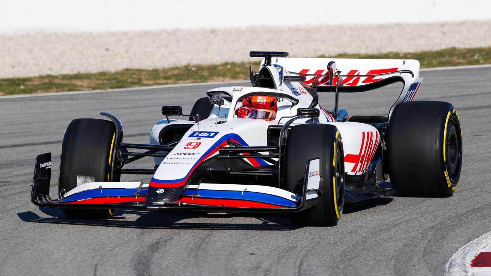 White Haas VF-22 on track
