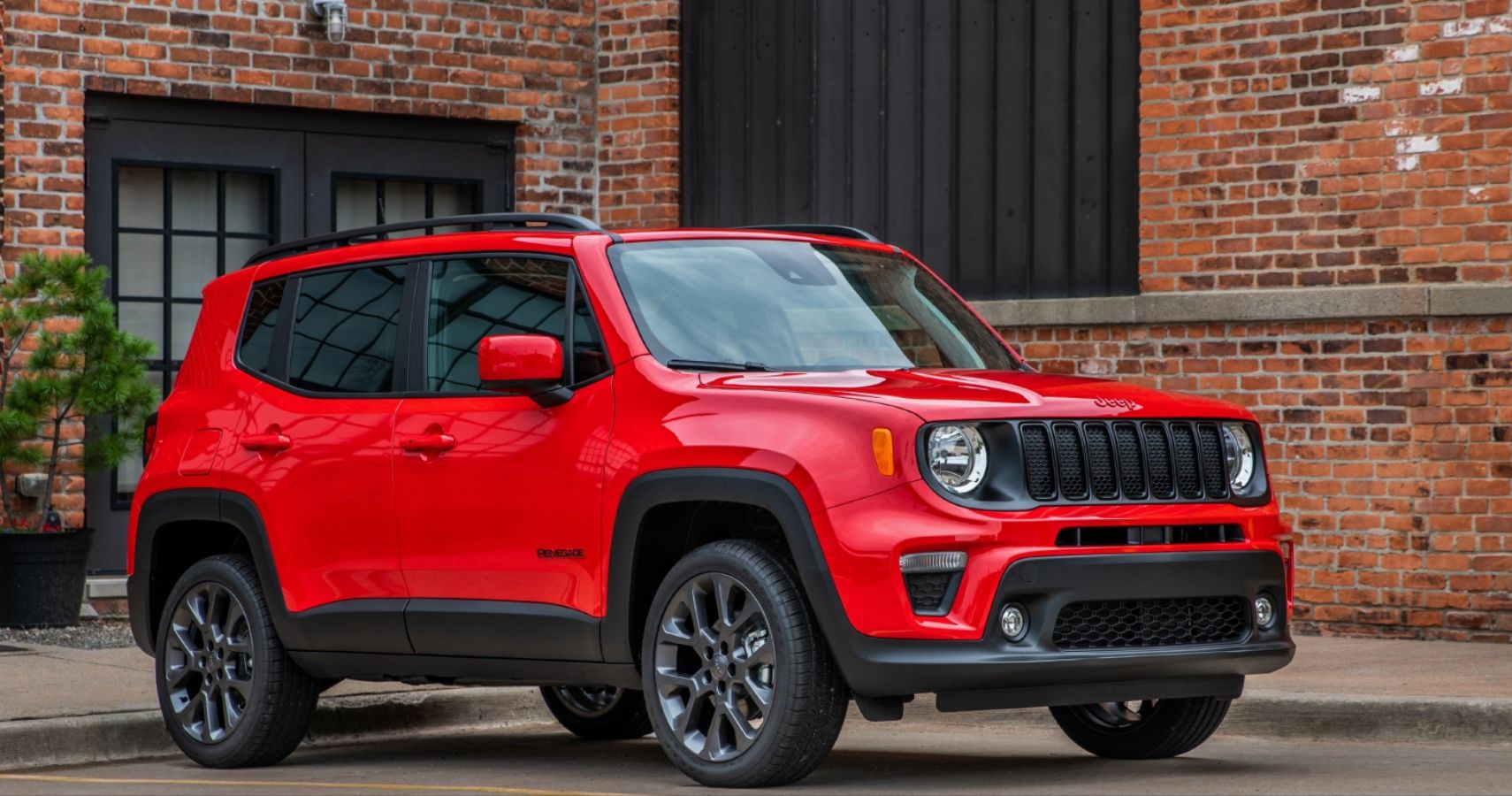 2023 Jeep Renegade Front Quarter View RED Edition