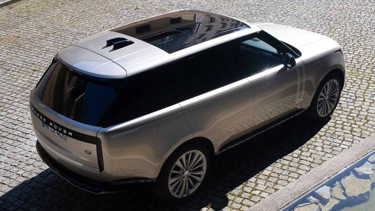 Land_Rover-Range_Rover-2022-Rear