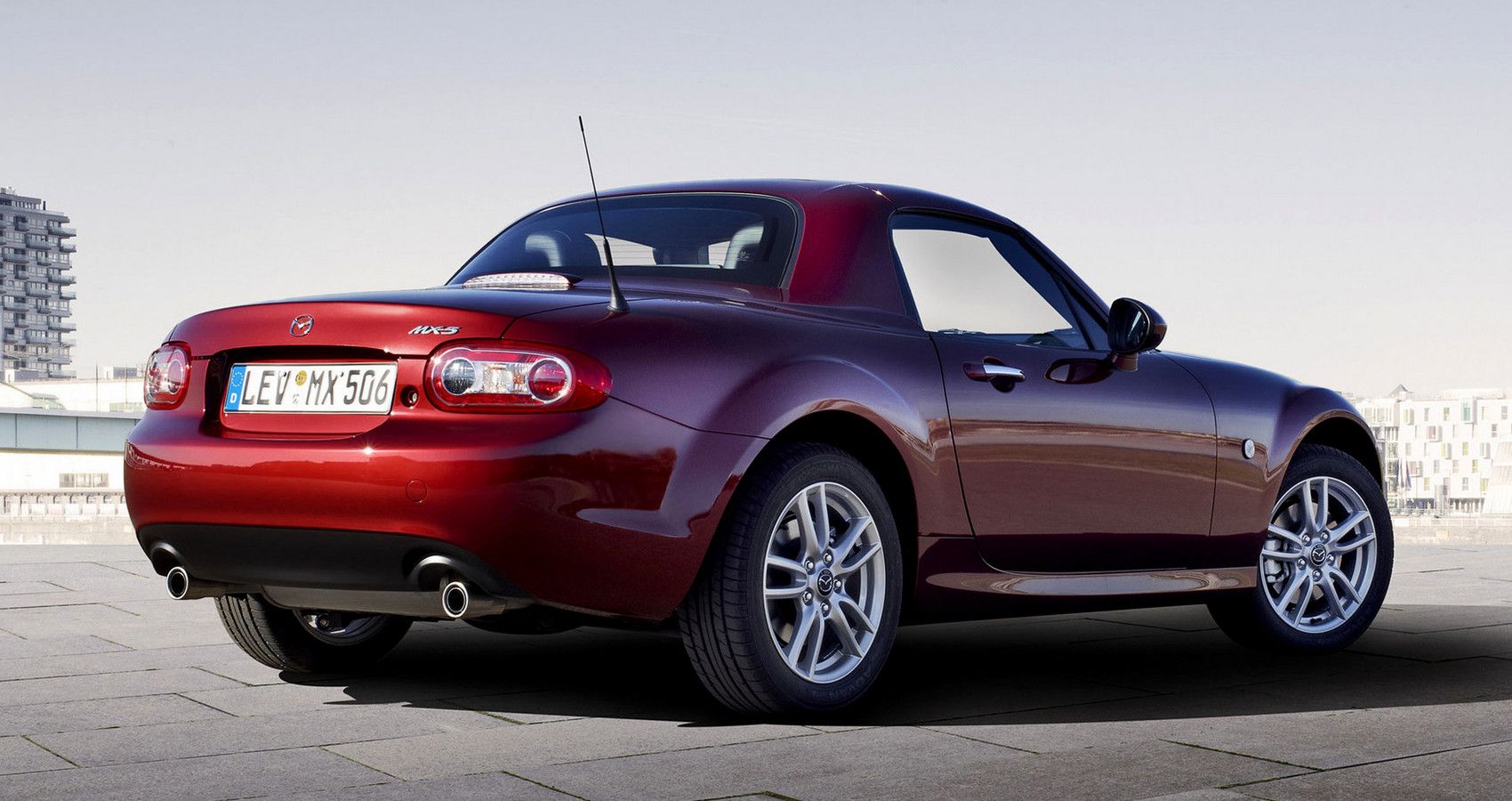 Mazda MX-5 Coupe - Rear