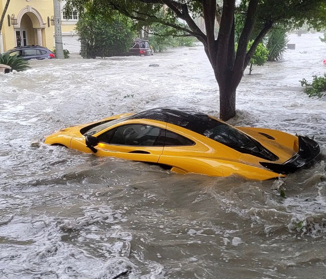 McLaren-P1-Hurricane-Ian Destroyed In Floods