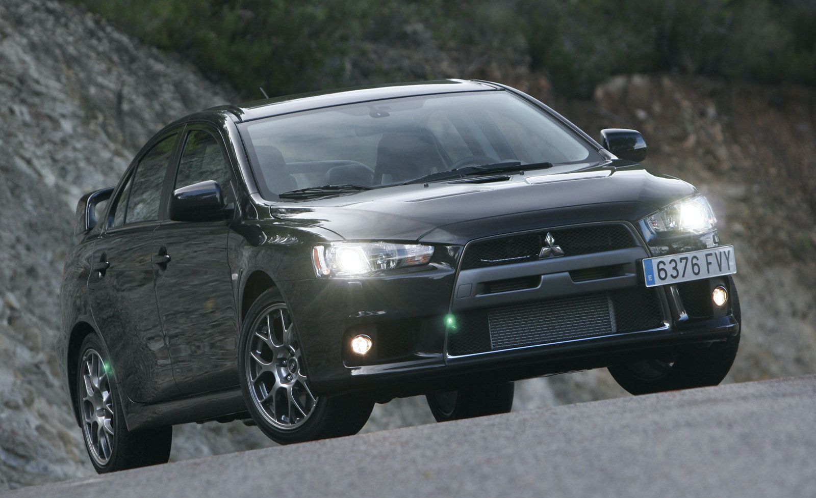 Mitsubishi-Lancer_Evolution_X-2008-1600-01