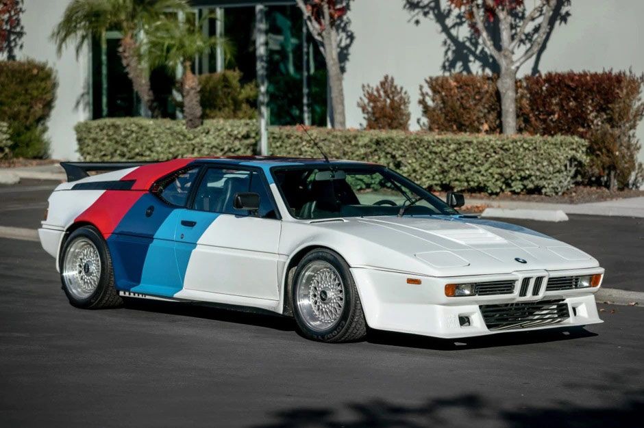 Paul-Walkers-BMW-M1-AHG-Studie-(White-Blue-Red)–-Front-1