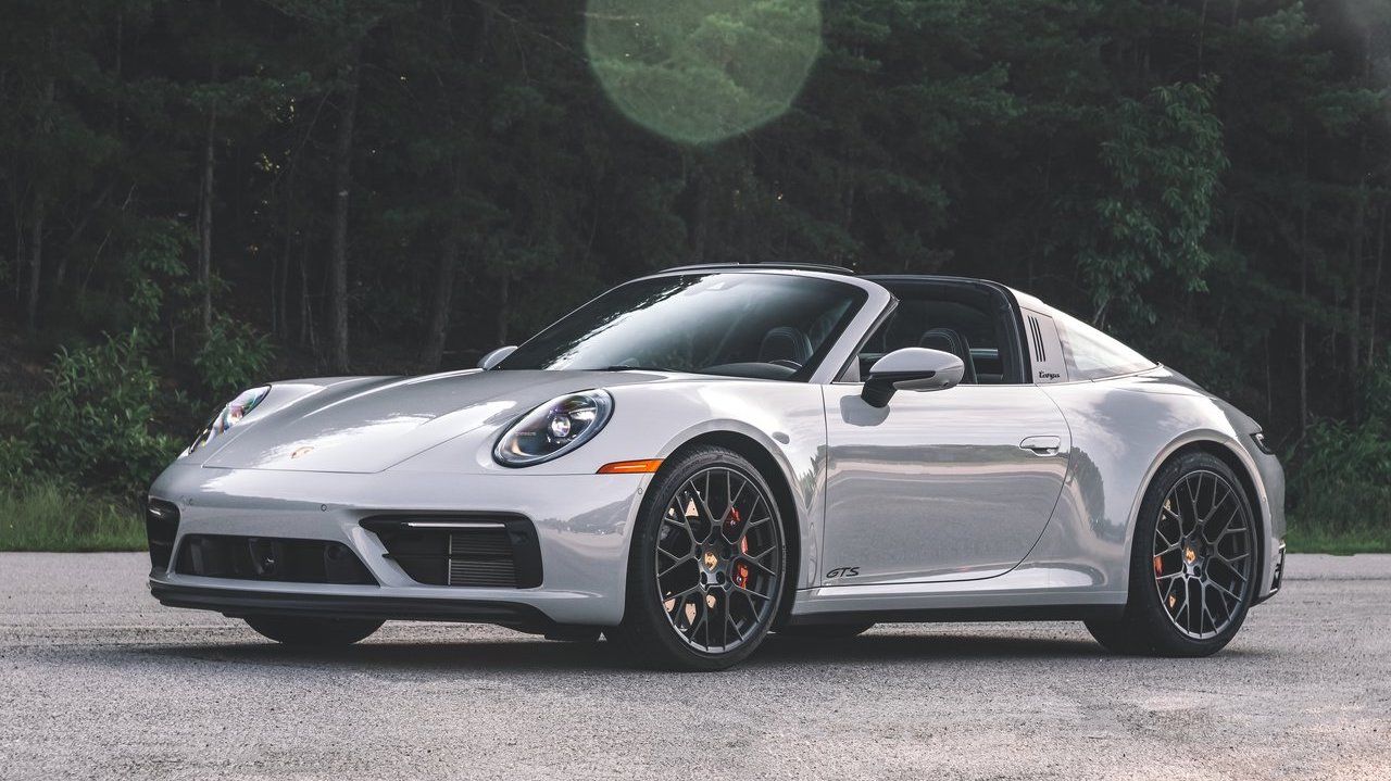 10 Ways The New Porsche 911 Is Better Than The 2023 Corvette