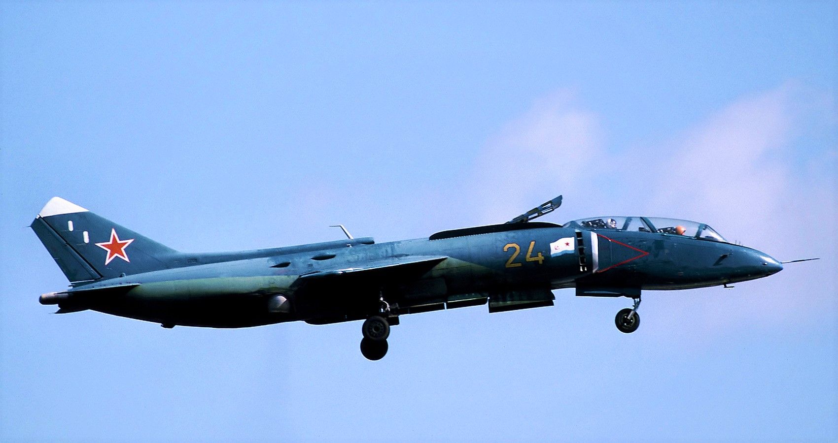 Yak-38 - side