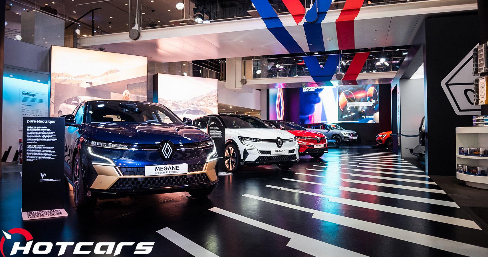 French flag display with blue, white and red Renault Mégane