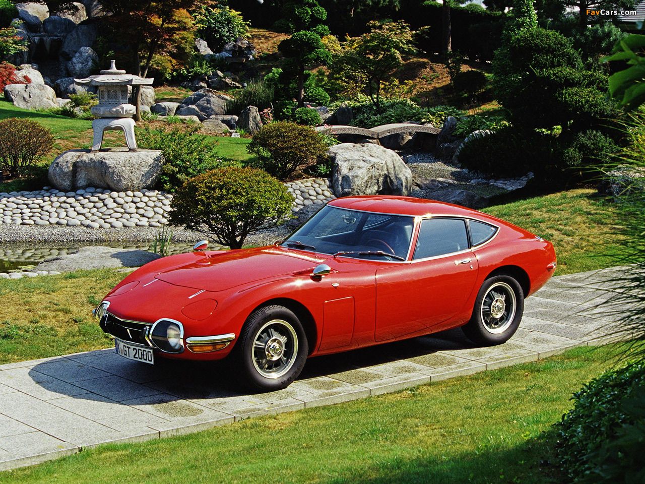 toyota_2000gt_1967_red side Japanese