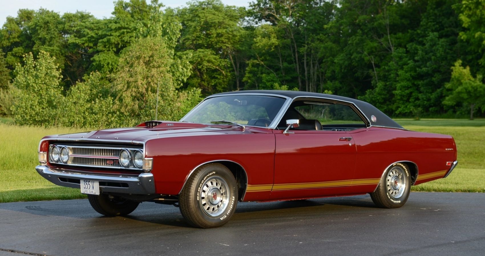 1969-ford-torino-gt-front-angle-view-2