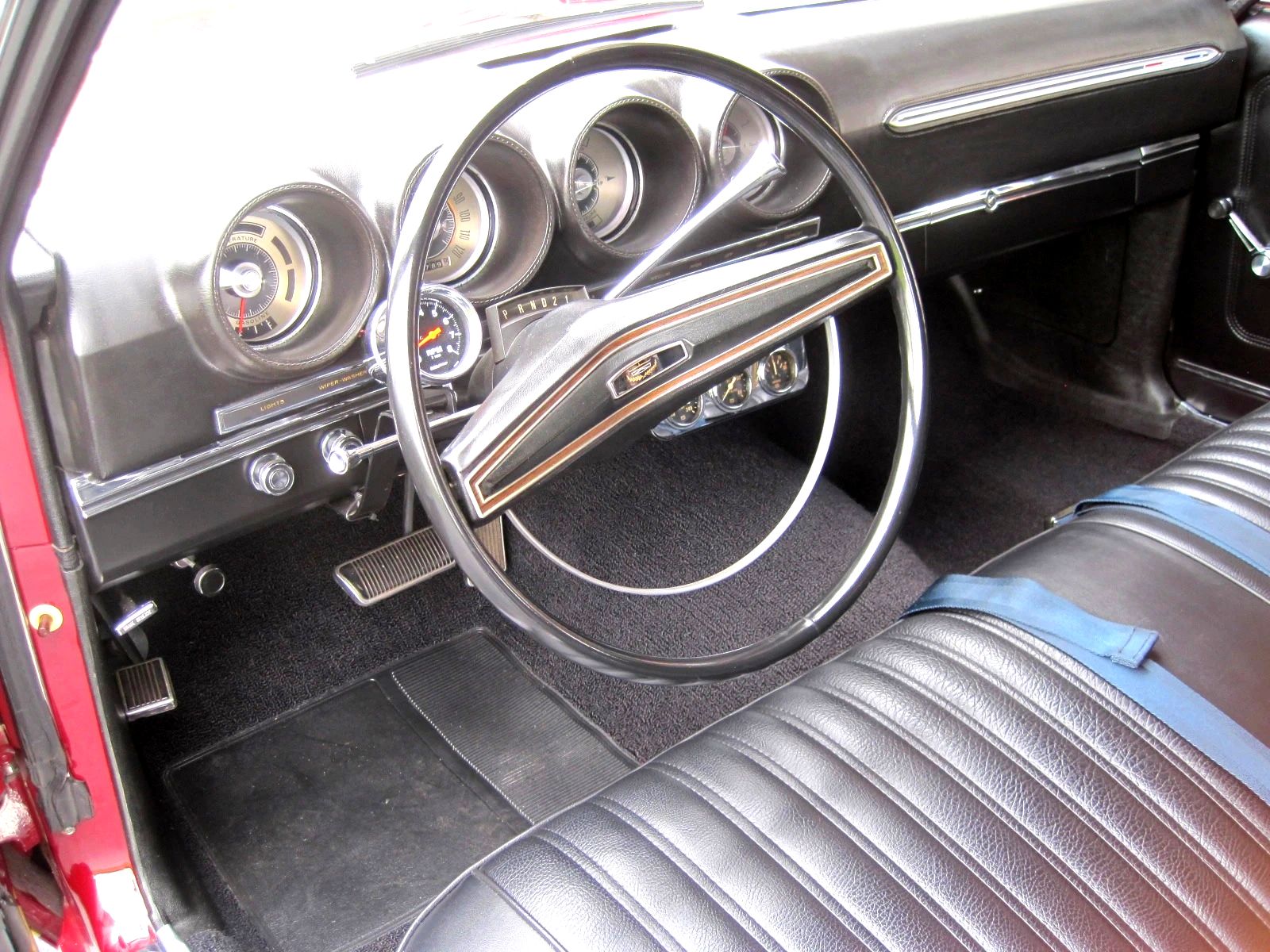 1969-ford-torino-gt-interior