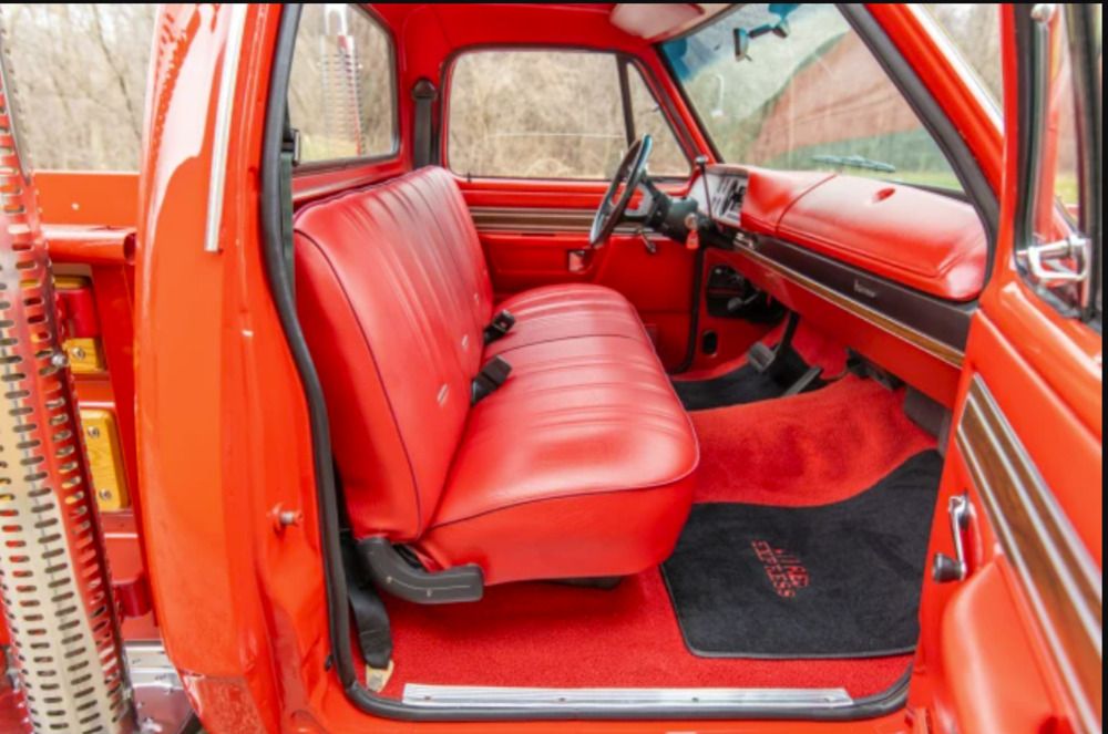 1979 Dodge Lil Red Express interior 