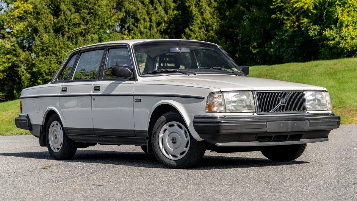 10 Reliable Cars From The 80s You Can Use As A Daily Driver