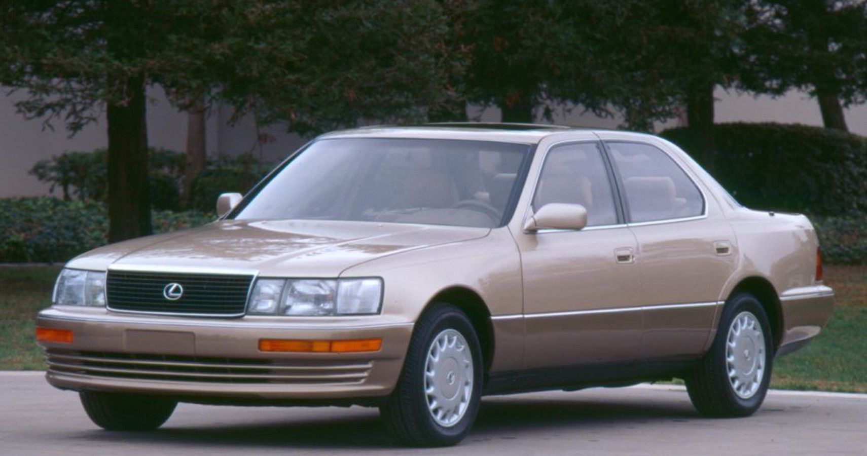 1990 Lexus LS400 Front 