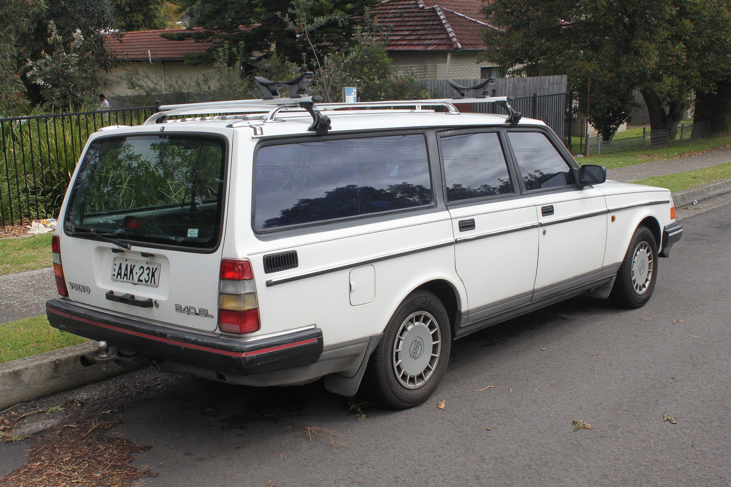 The rear end of the 1991 Volvo 240 GL Station Wagon.