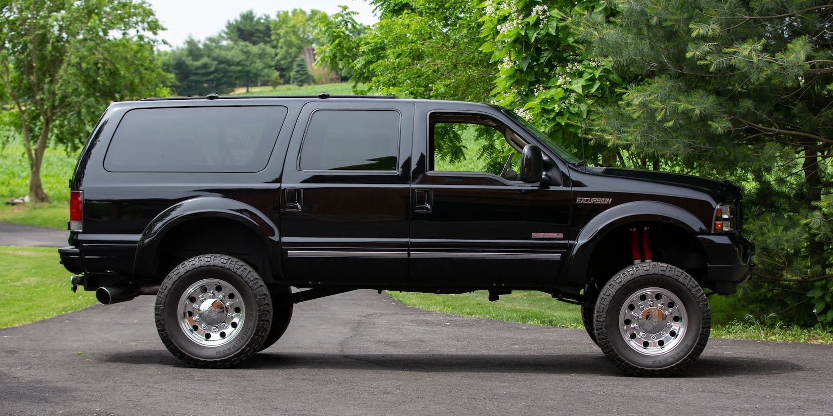 10 Cars We Forgot Came With V10 Engines
