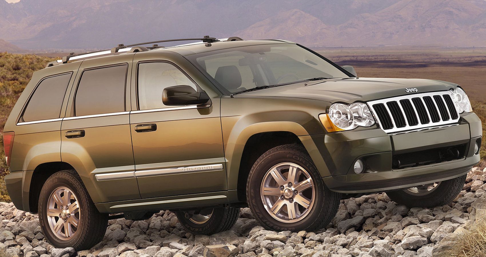 2008 Jeep Grand Cherokee in Green Front View