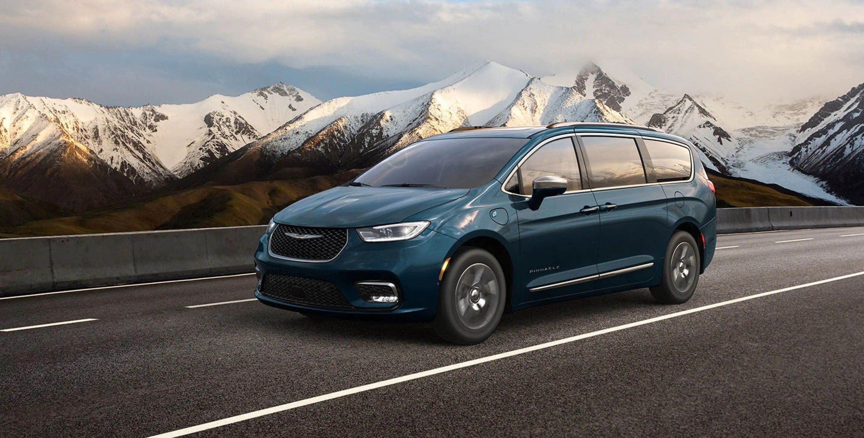 Exciting 2021 Chrysler Pacifica Vs 2021 Chrysler Voyager Photos