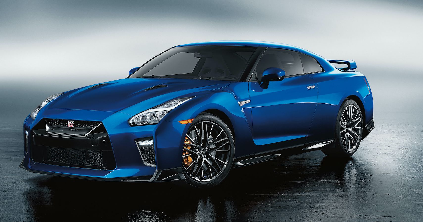 2023 Nissan GT-R Blue Side View