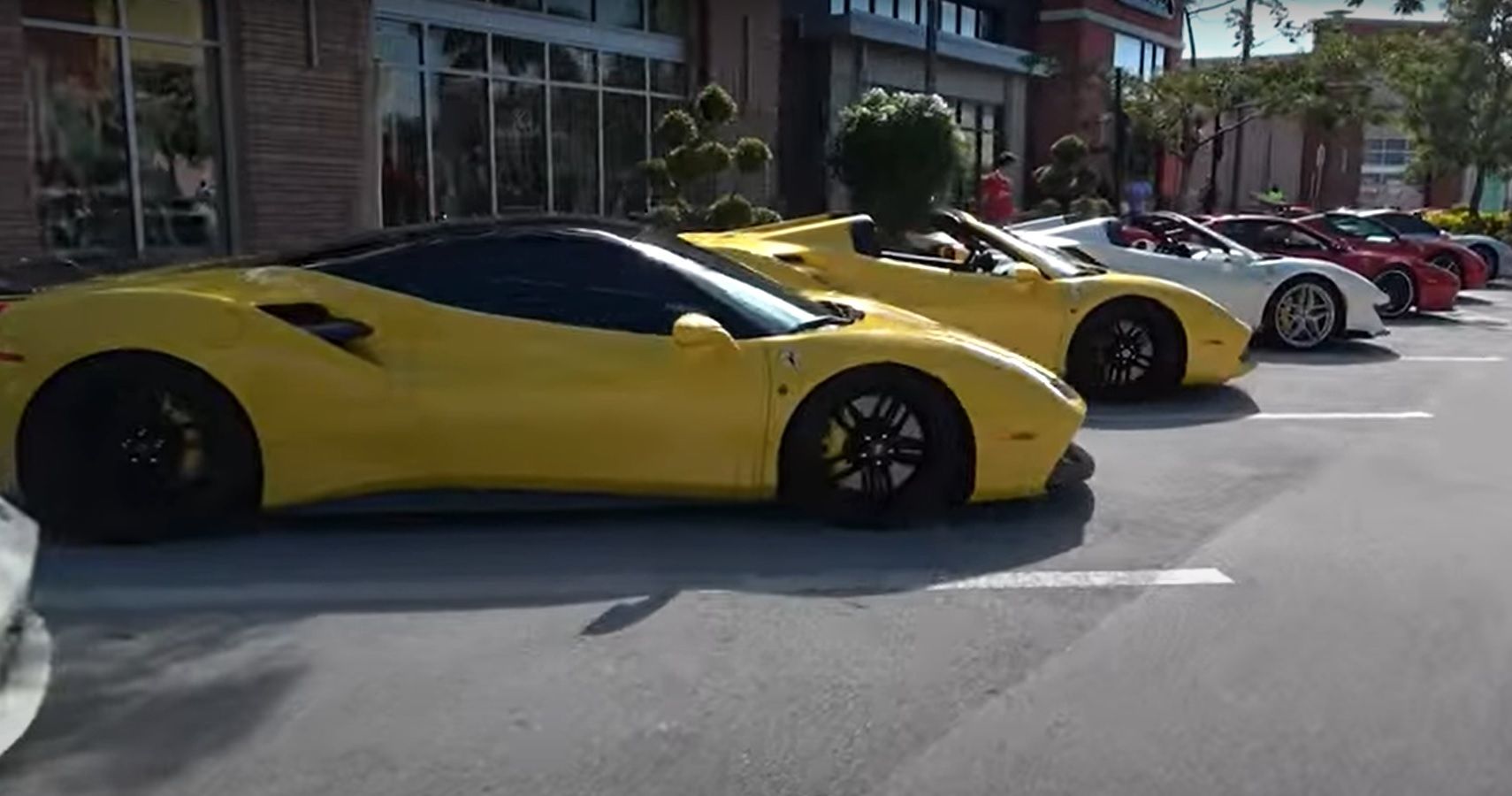 check-out-more-than-300-impressive-supercars-at-florida-event