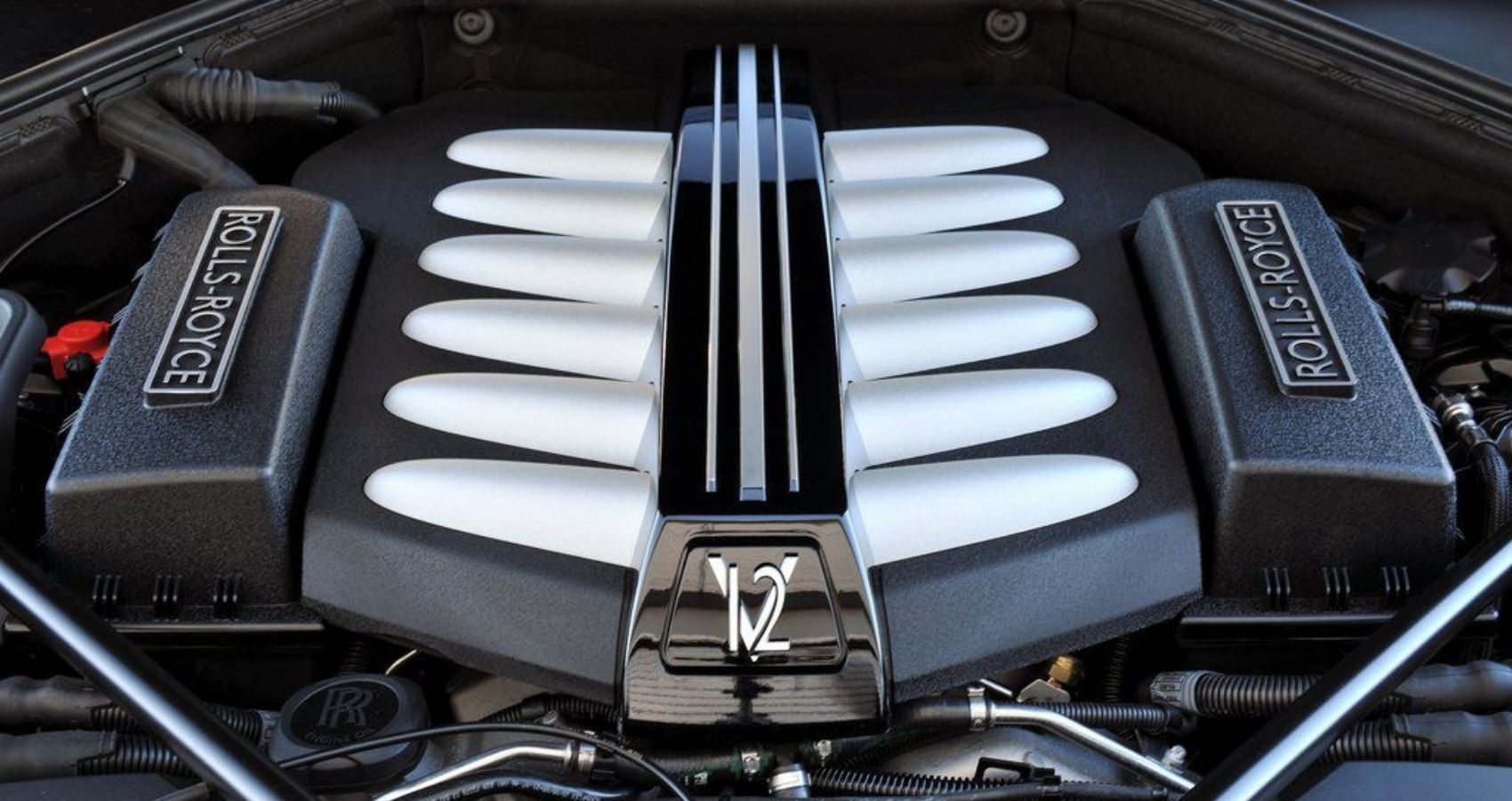 Rolls-Royce 6.75-liter V12 engine in Phantom VIII