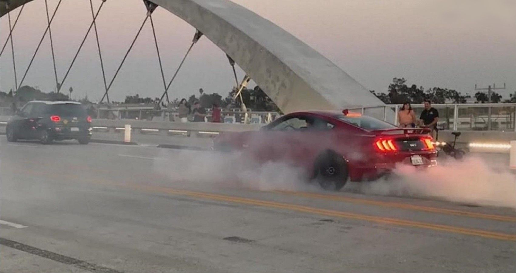 Los Angeles 6th Street Viaduct Bridge burnout, Ford Mustang