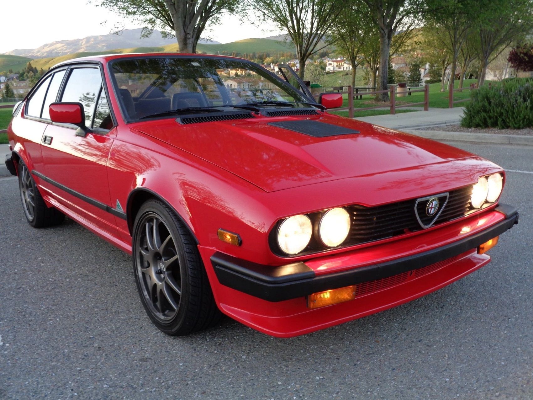 Alfa Romeo GTV6 - Front