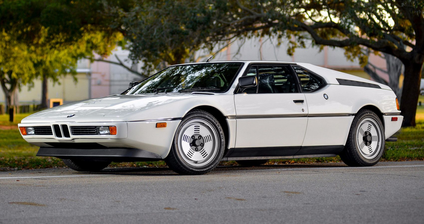 BMW M1 - Front