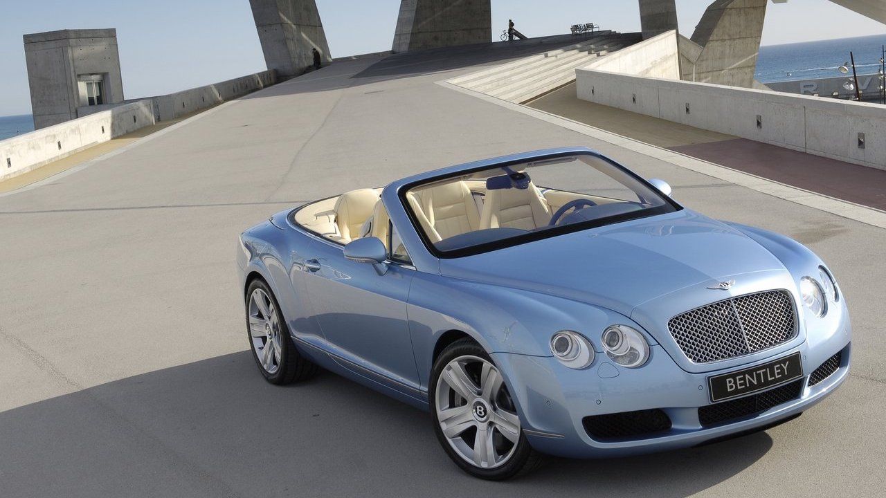 Bentley-Continental_GTC-2006 Front