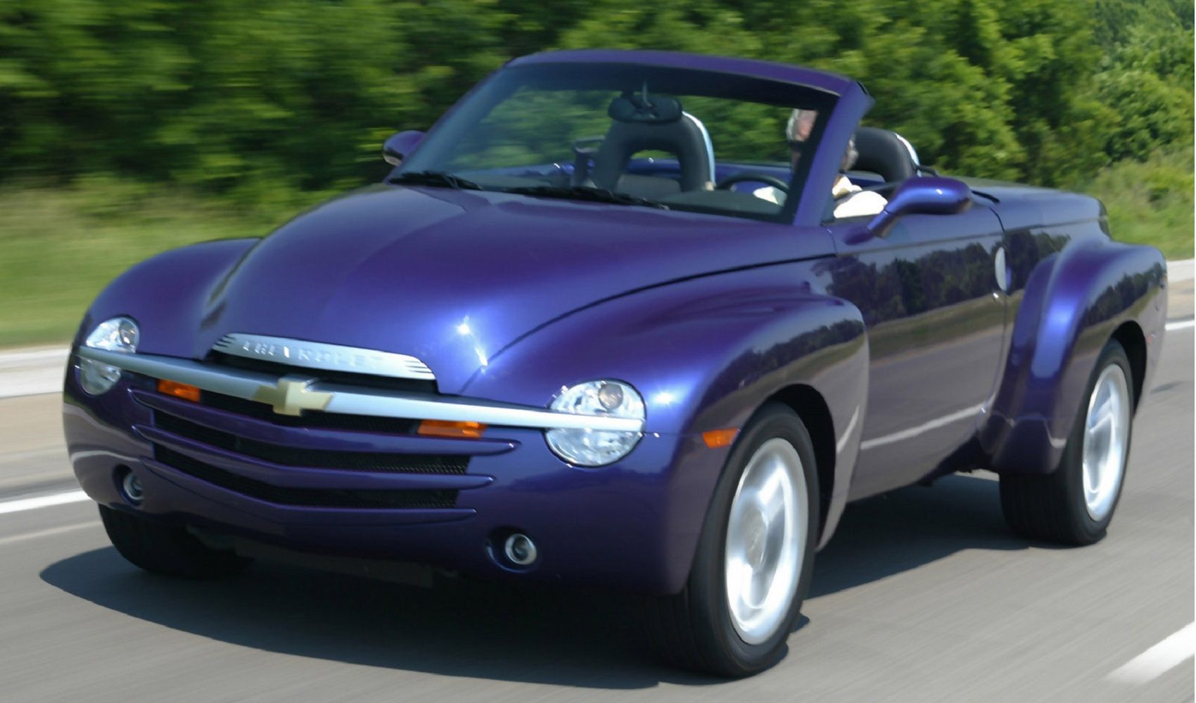 Chevrolet SSR - Front