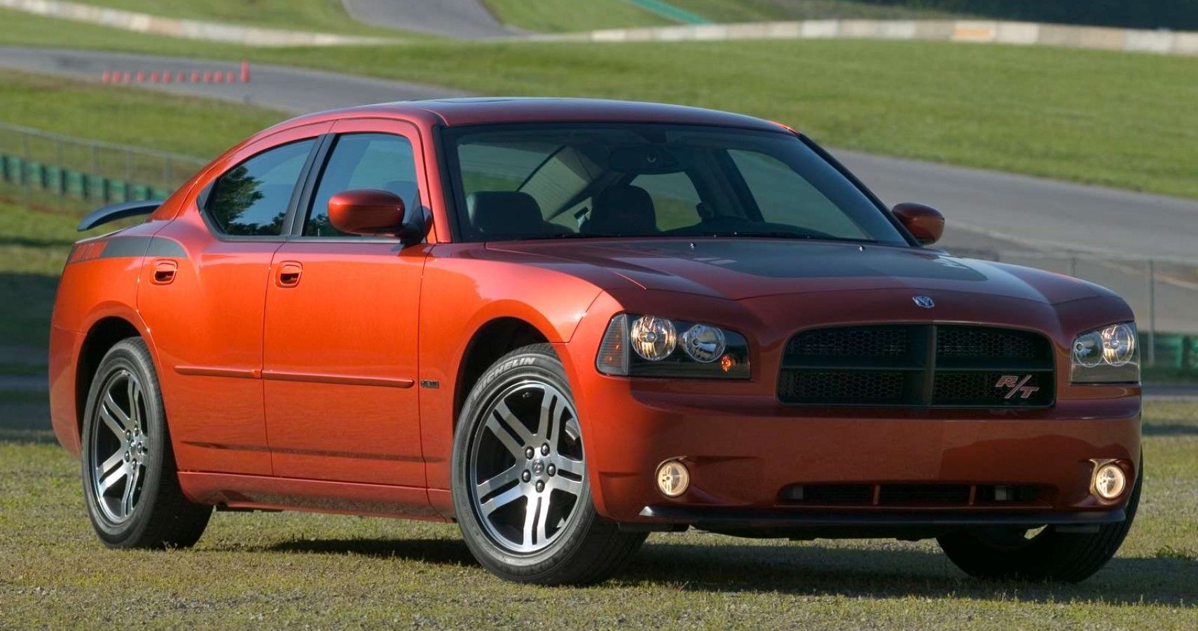2006 Dodge Charger RT front third quarter 