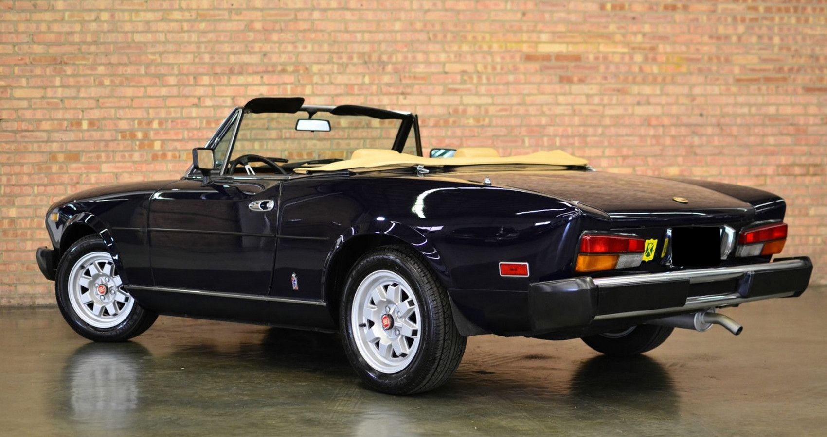 Fiat 124 Spider - Rear