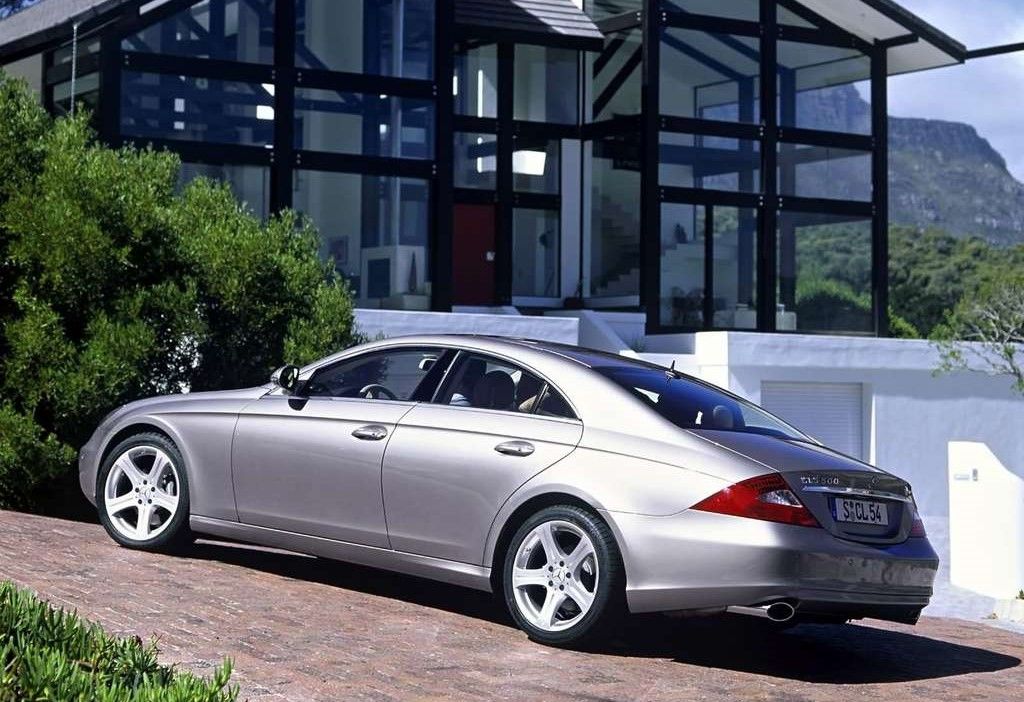 Mercedes-Benz-CLS500-2005
