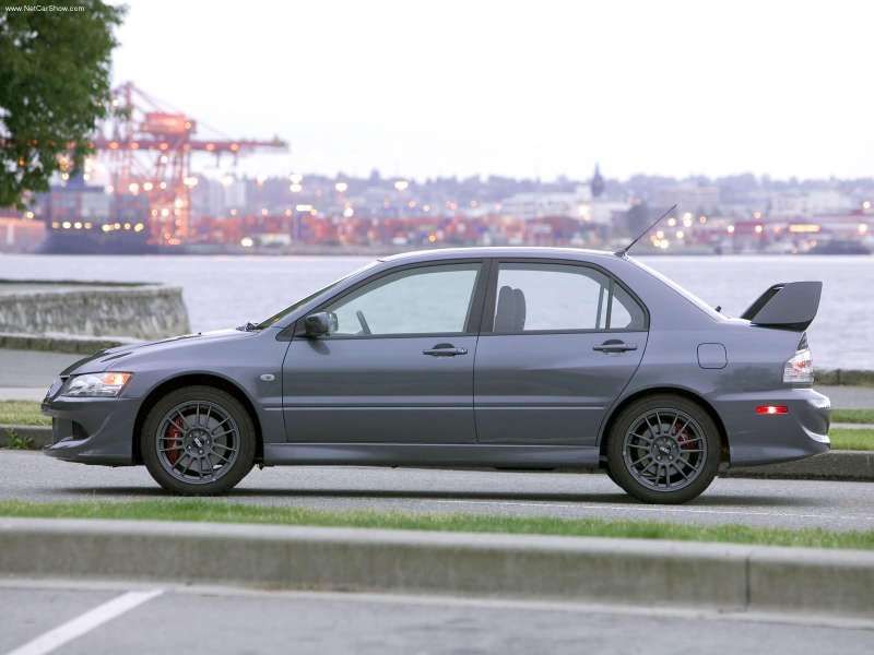 Mitsubishi-Lancer_Evolution_VIII_MR-2005-800-07