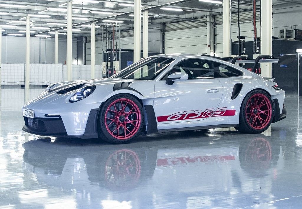 Porsche-911_GT3_RS-2023