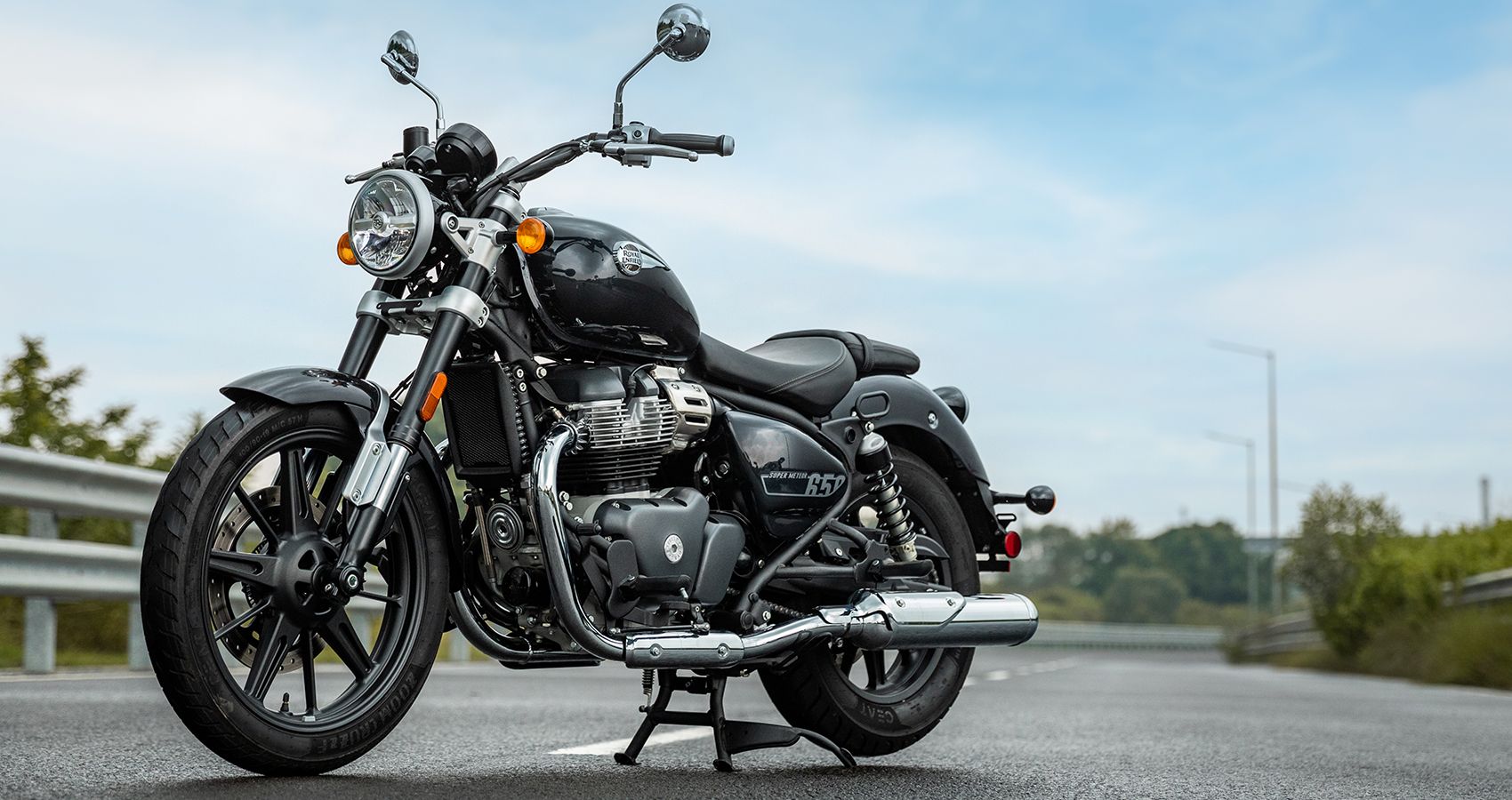 Royal Enfield Super Meteor 650 Front Three Quarter View