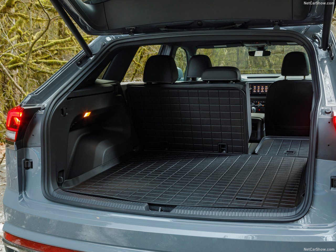 2023 Volkswagen Atlas Cross Sport interior