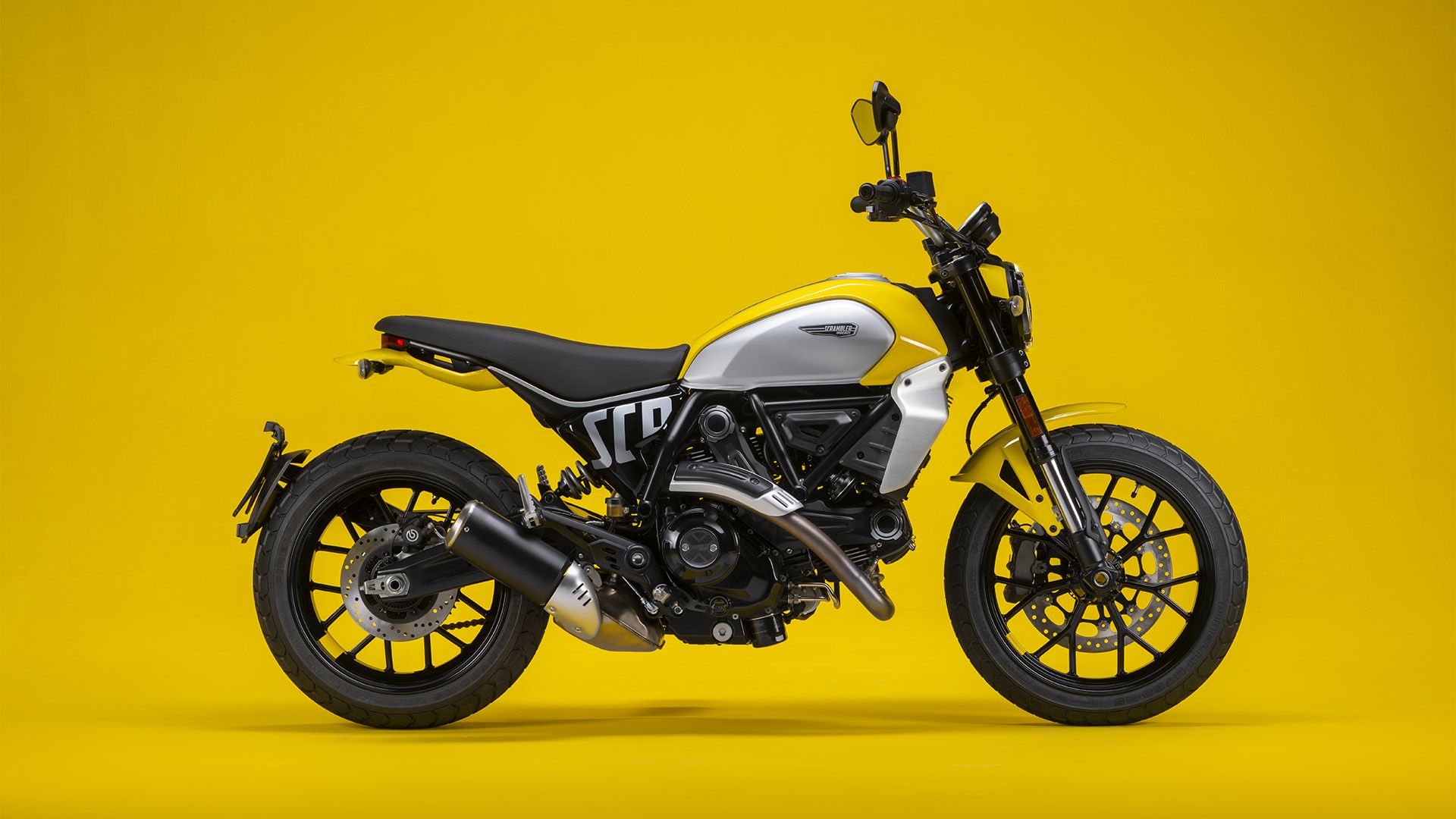 ✴*︎様 Ducati Scrambler Bullitt Check Ace Ducati Check Ace Full-Face Helmet by Bell - AMS Ducati
