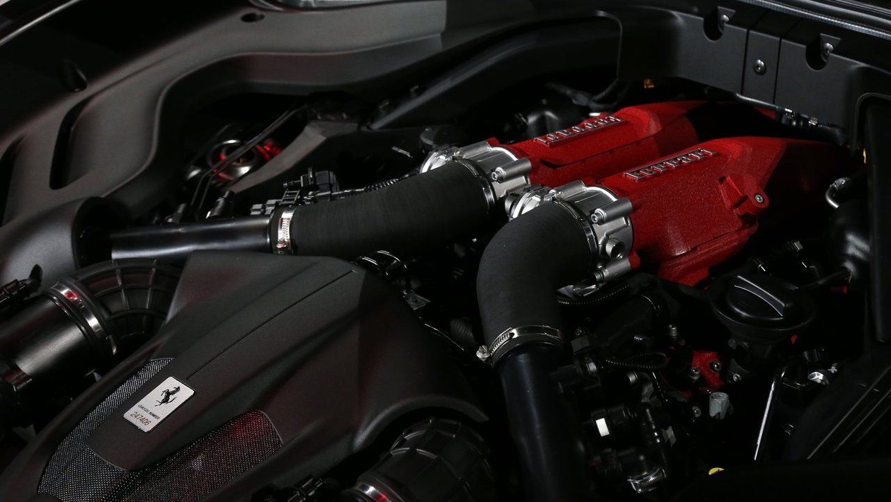 Ferrari-Roma-2020-Engine 2