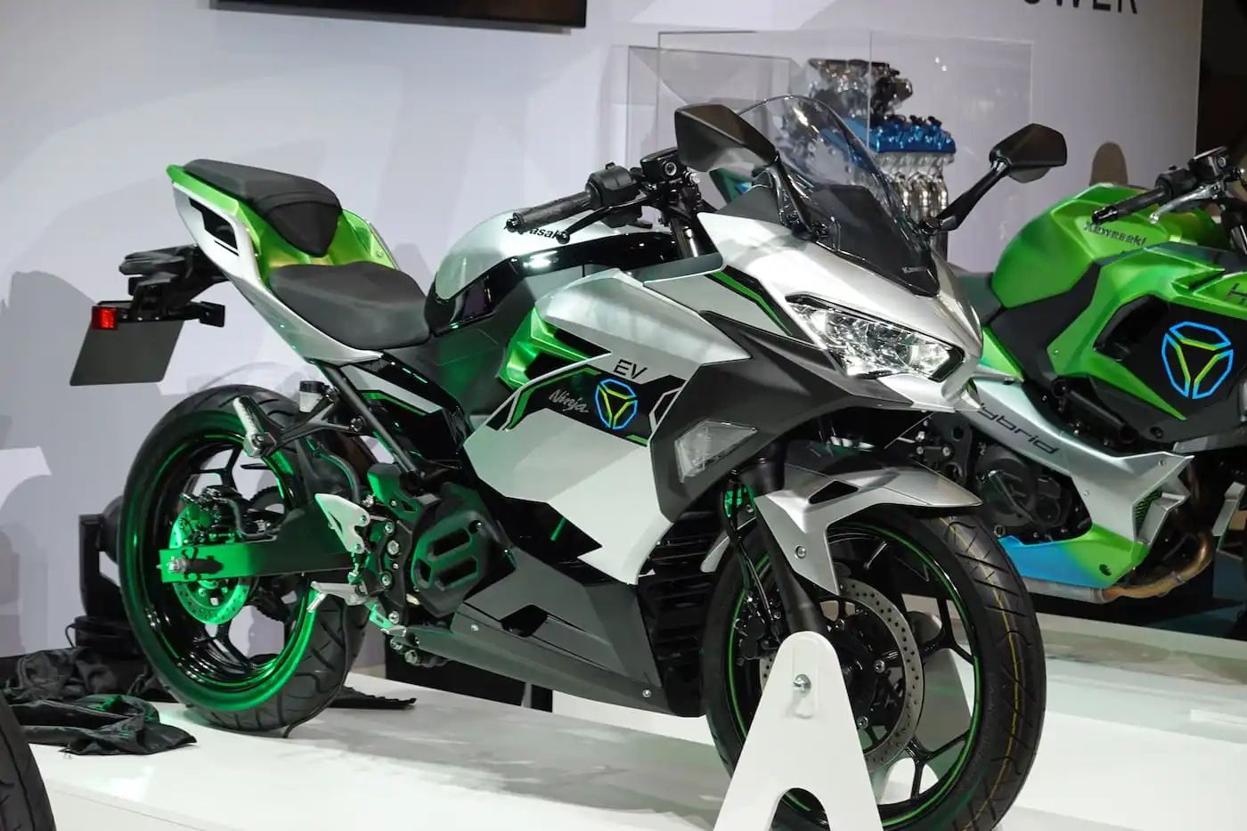 kawasaki-ninja-electric-motorcycle-5